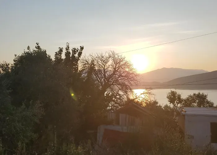 Mirror Hill Саранда