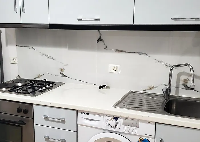 Mirror Hill Саранда